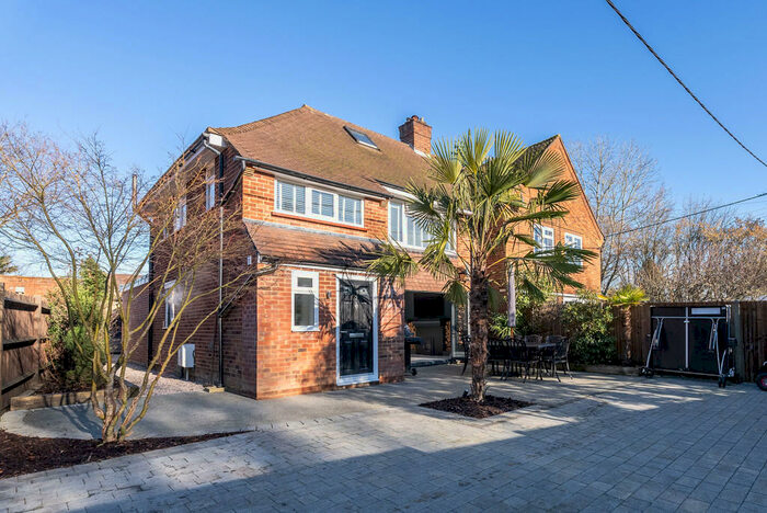 3 Bedroom Semi-Detached House For Sale In Tranquil Dale, Buckland, RH3