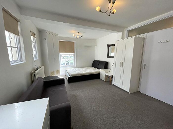 Studio To Rent In Springclose Lane, Cheam, Sutton, SM3