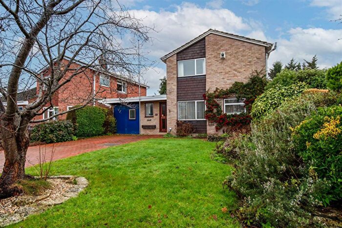 3 Bedroom Detached House For Sale In Witney Close, Saltford, Bristol, BS31