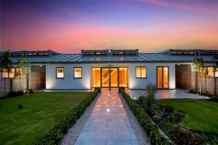 5 Bedroom Detached House For Sale In Claydon Road, MK18