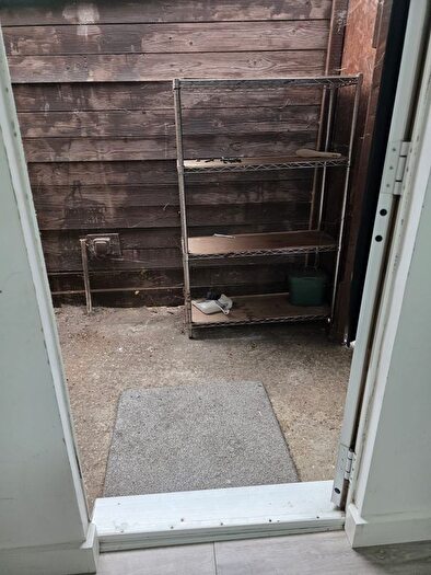 1 Bedroom Semi Detached House To Rent In Munster Avenue, Hounslow, TW4