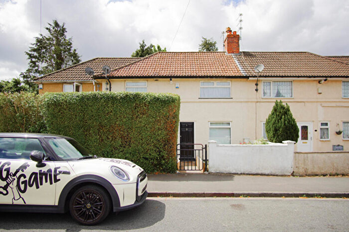3 Bedroom Semi-Detached House To Rent In The Greenway, Kingswood, BS16