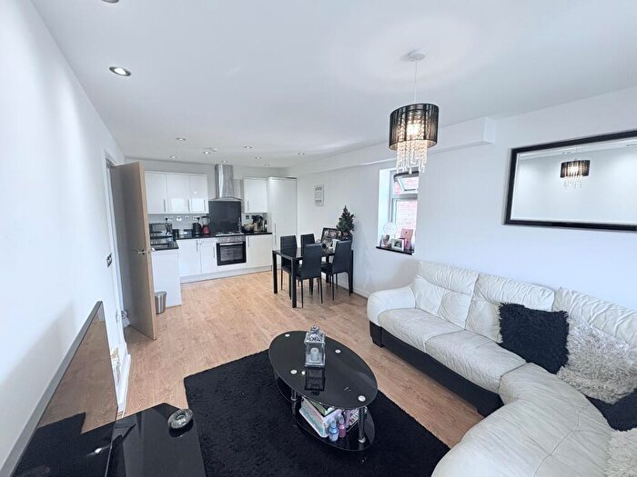 1 Bedroom Flat For Sale In Larkshall Road, London, E4