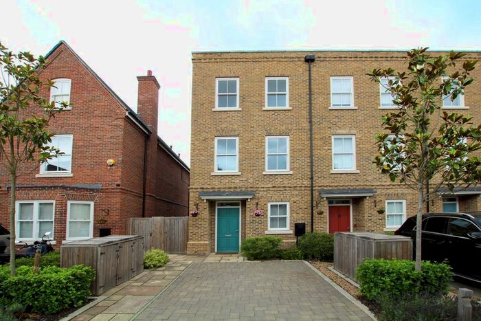 4 Bedroom Terraced House To Rent In Barrons Chase, Richmond, TW10