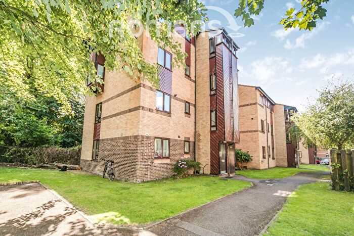 1 Bedroom Flat To Rent In St. Pauls Court, Reading, RG1