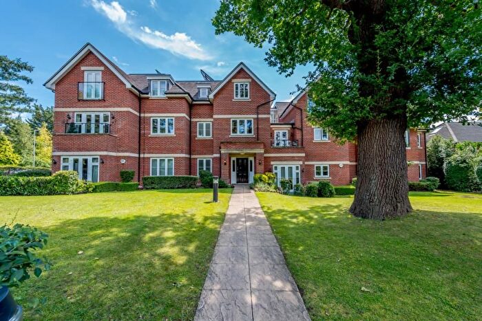 2 Bedroom Flat To Rent In Brookdene Drive, Northwood, HA6