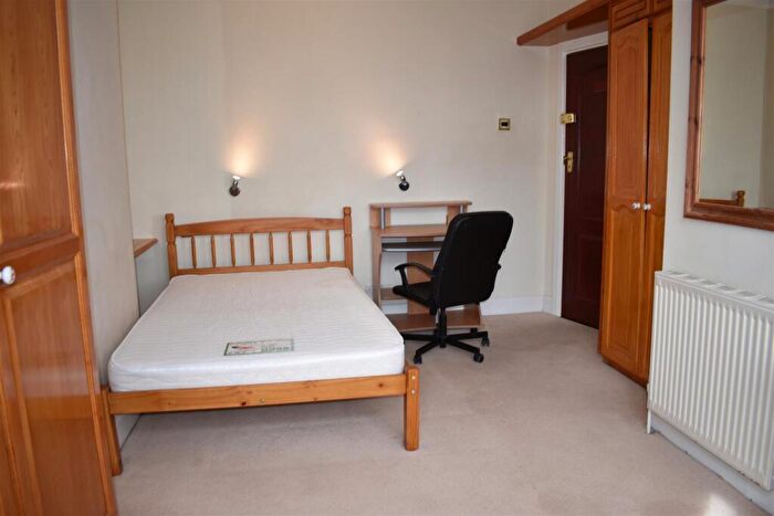 5 Bedroom End Of Terrace House To Rent In Chestnut Avenue, Southsea, PO4