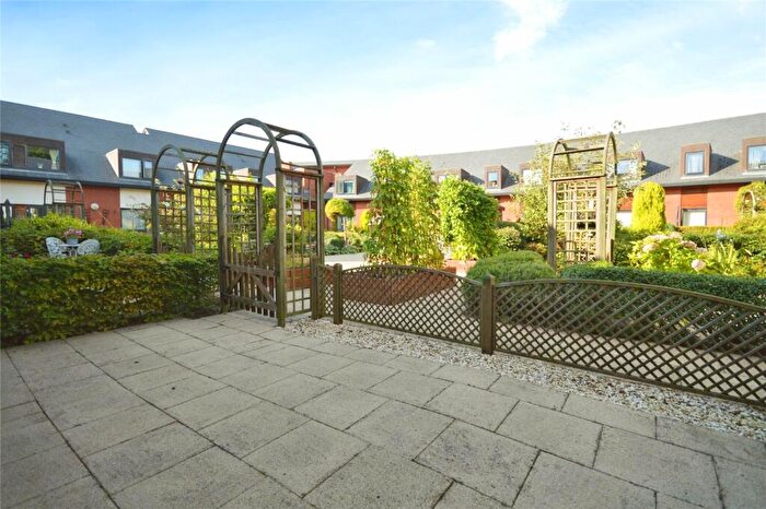 1 Bedroom Retirement Property For Sale In Hall Farm Road, Swadlincote, Derbyshire, DE11