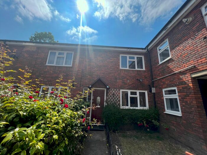 2 Bedroom Terraced House To Rent In Ravensbourne Avenue, Bromley, BR2