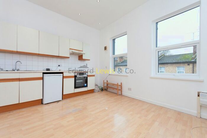 Studio To Rent In Rowhill Road, London, E5