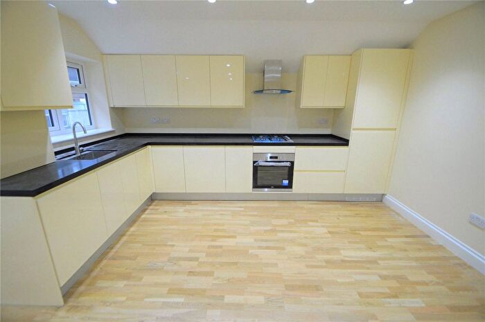 2 Bedroom Flat To Rent In High Street, Croydon, Surrey, CR0