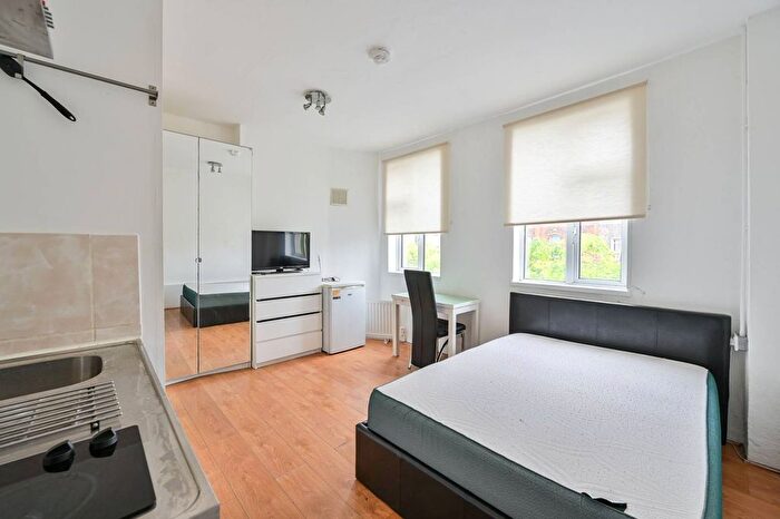 Studio To Rent In Walworth Road, Walworth, London, SE17