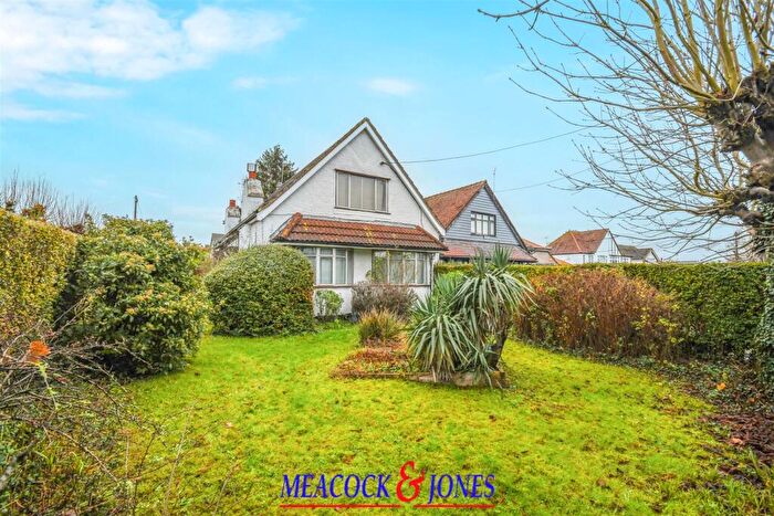 4 Bedroom Detached Bungalow For Sale In Mount Pleasant Avenue, Hutton, Brentwood, CM13