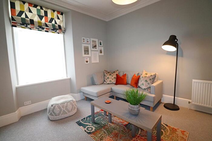 1 Bedroom Flat To Rent In Belgrave Terrace, Ground Floor Right, AB25