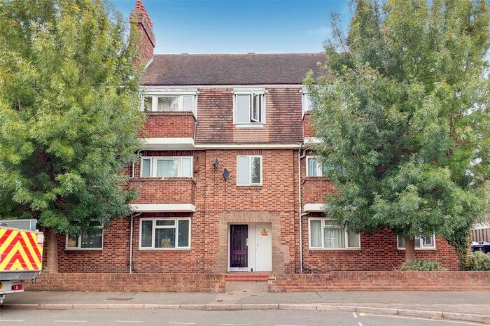 2 Bedroom Flat To Rent In Florence House, Florence Road, Kingston Upon Thames, KT2