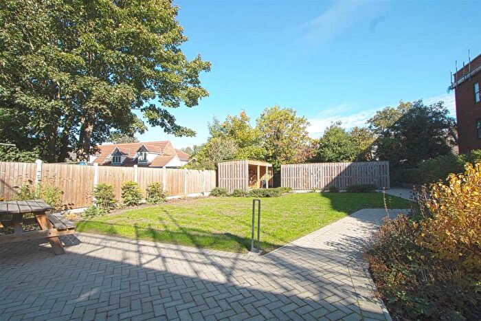 1 Bedroom Apartment For Sale In High Street, Billericay, CM12