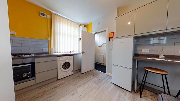 2 Bedroom Terraced House To Rent In Kelsall Road, Hyde Park, Leeds, LS6