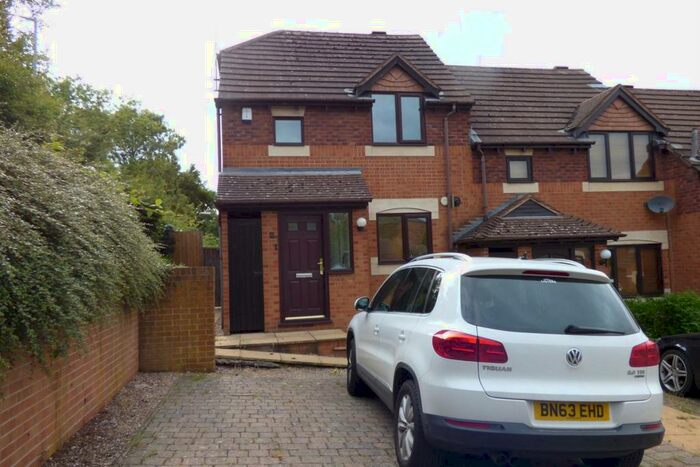 2 Bedroom End Of Terrace House To Rent In Angus Close, Kenilworth, CV8