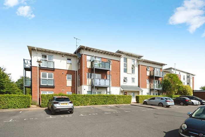 2 Bedroom Flat For Sale In Park View Road, Leatherhead, Surrey, KT22