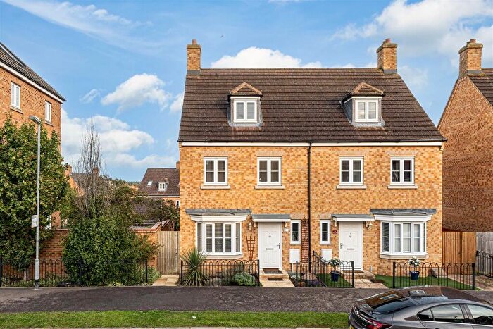 4 Bedroom Semi-Detached House For Sale In Roman Road, Little Stanion, NN18