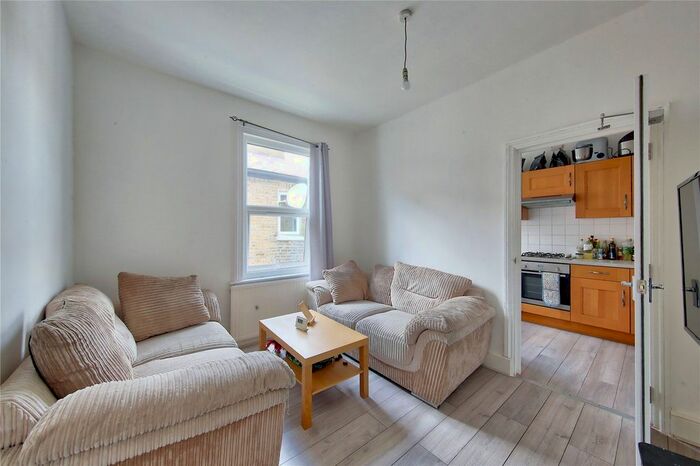 4 Bedroom Flat To Rent In Danehurst Street, London, SW6