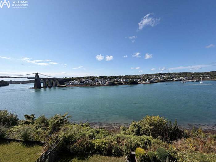 4 Bedroom Semi-Detached House For Sale In Holyhead Road, Bangor, Gwynedd, LL57