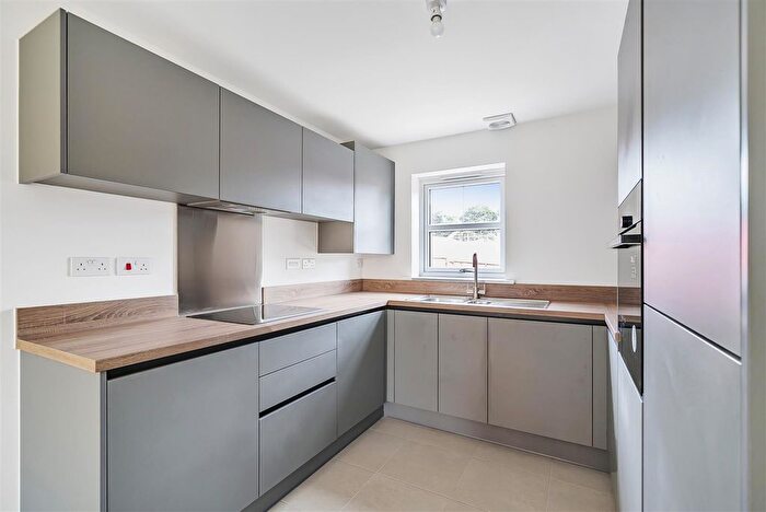 3 Bedroom Terraced House To Rent In Ivy Approach, Seacroft, LS14