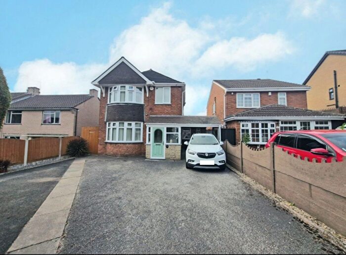 3 Bedroom Detached House For Sale In Tiled House Lane, Brierley Hill, DY5