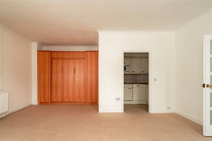 1 Bedroom Flat For Sale In De Vere Mews, Kensington, London, W8