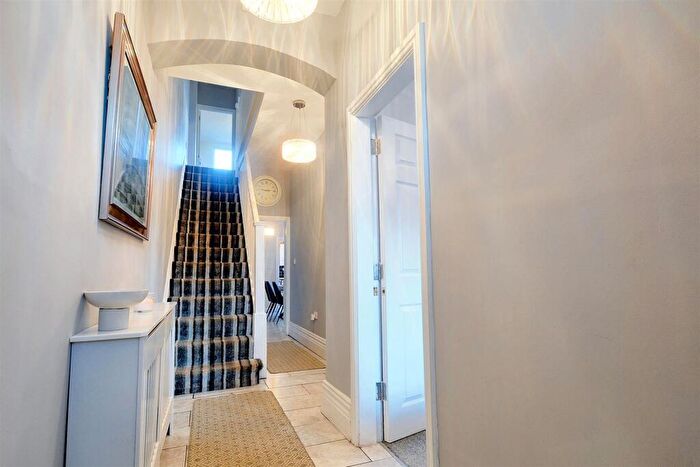 5 Bedroom Semi-Detached House For Sale In Premier Road, Nottingham, NG7