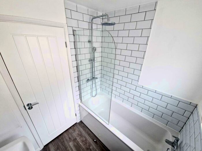 2 Bedroom Flat To Rent In Victoria Road, Deal, CT14