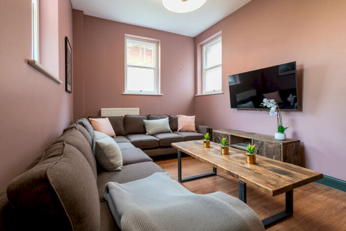 8 Bedroom Block Of Apartments To Rent In Flat T Bishop Blackall School, Exeter, EX4