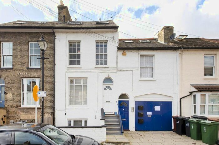 1 Bedroom Flat To Rent In Beulah Road, Walthamstow, London, E17