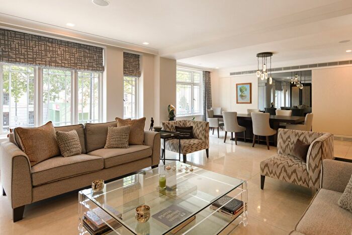 3 Bedroom Flat For Sale In Portland Place, W1B