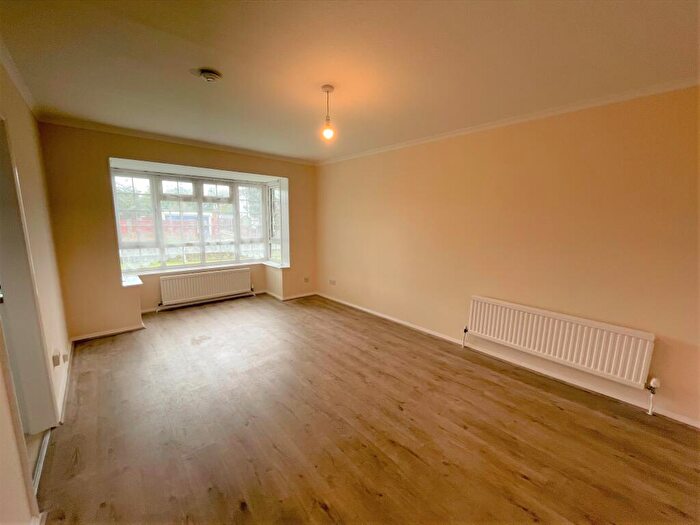 2 Bedroom Flat To Rent In Orchard Way, Bognor Regis, PO22