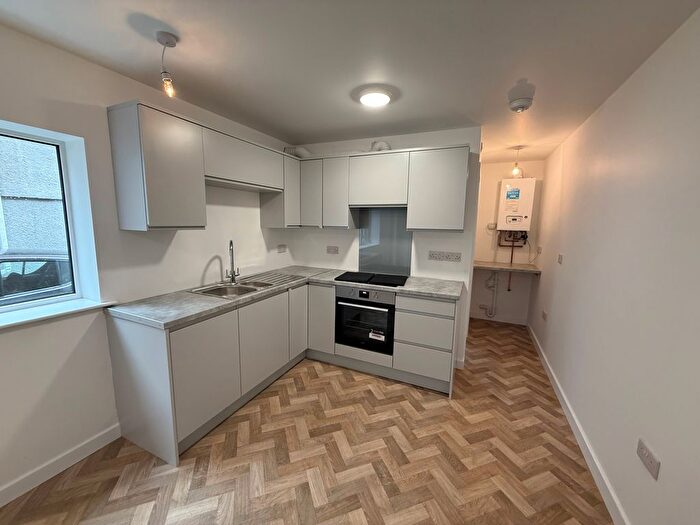 2 Bedroom Flat To Rent In Oakfield Street, Swansea, SA4