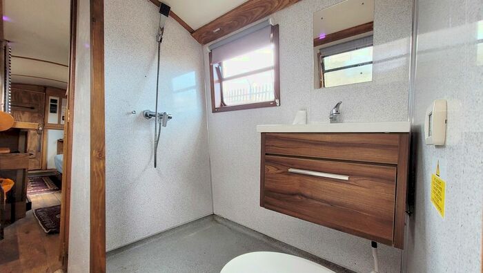 1 Bedroom Houseboat To Rent In Notting Hill, London, W9
