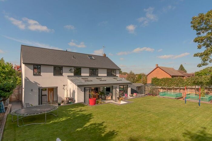 4 Bedroom Detached House For Sale In Church Road, Leckhampton, Cheltenham, GL53