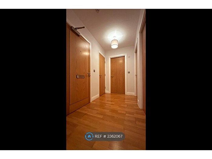 2 Bedroom Flat To Rent In Brook House, Manchester, M15