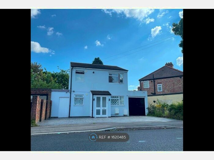 4 Bedroom Detached House To Rent In Bourne Avenue, Hayes, UB3