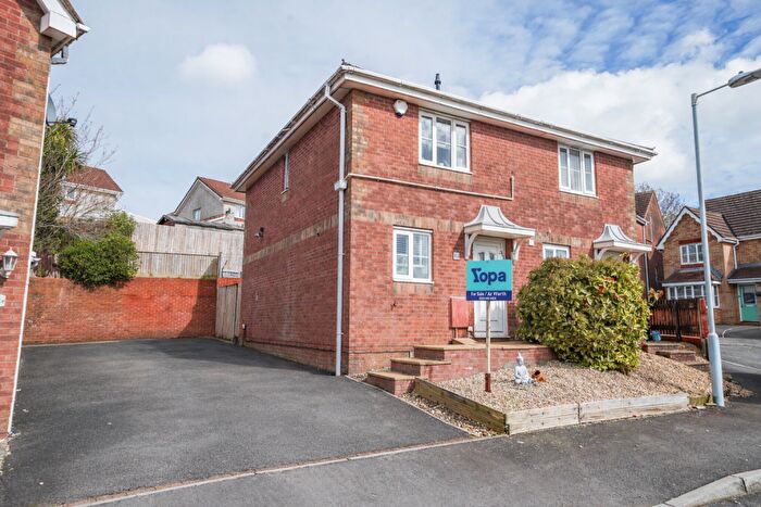 2 Bedroom Semi-Detached House For Sale In Heol Barcud, Swansea, SA7