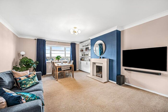 2 Bedroom Flat For Sale In Deanhill Court, Upper Richmond Road West, SW14