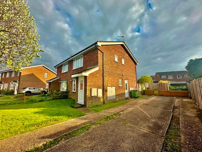 1 Bedroom Flat To Rent In Firs Lane, Folkestone, CT19