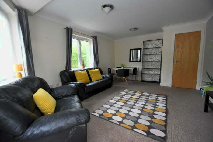 2 Bedroom Flat To Rent In Grangemoor Court, Cardiff Bay, Cardiff, CF11