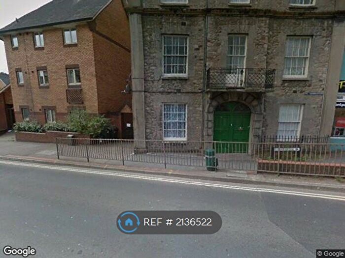 2 Bedroom Flat To Rent In Highweek Road, Newton Abbot, TQ12