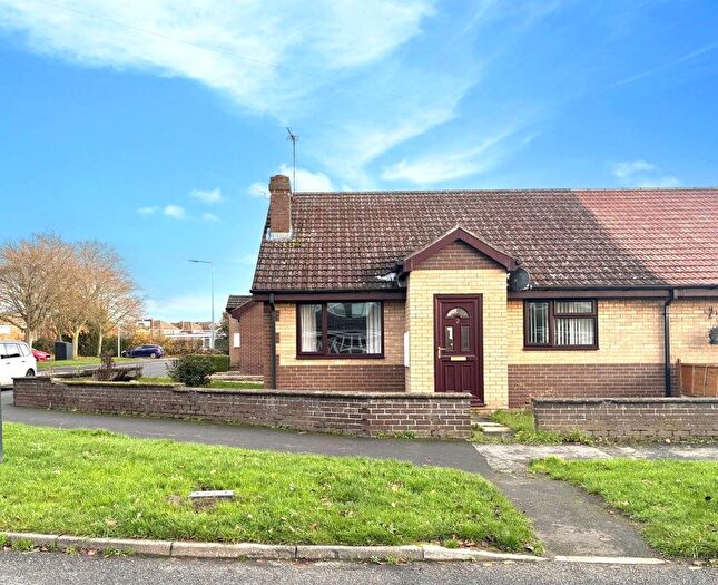 2 Bedroom Semi-Detached Bungalow For Sale In Balmoral Court, Scunthorpe, DN17