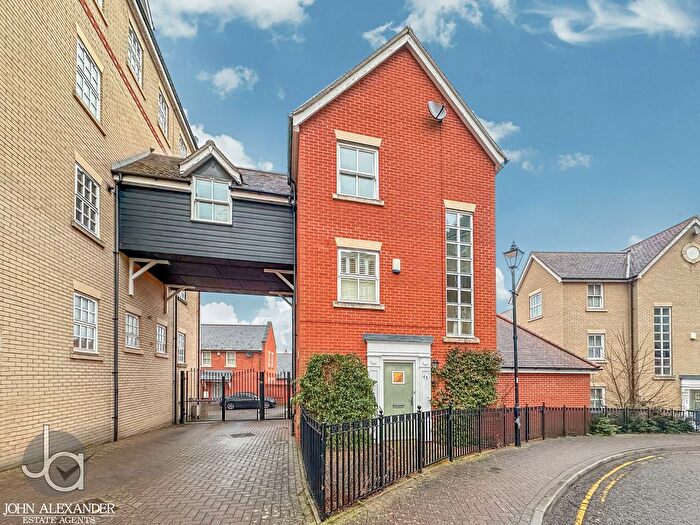 4 Bedroom Link Detached House For Sale In St. Marys Fields, Colchester, CO3