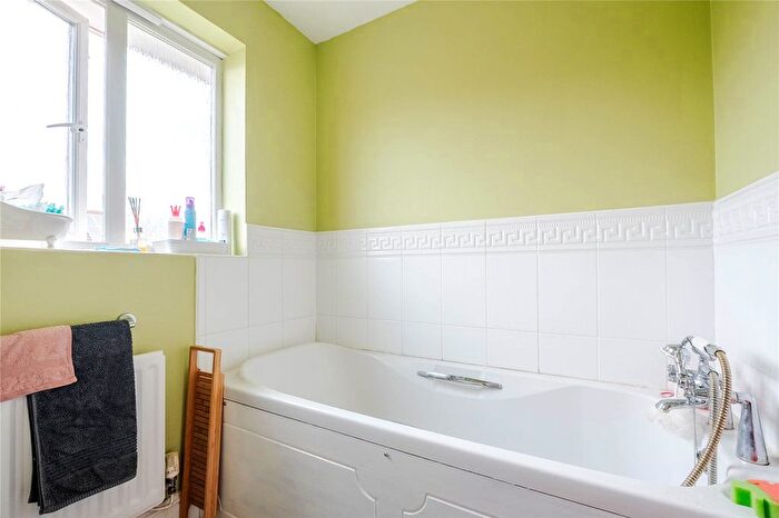 3 Bedroom Detached House For Sale In Byford Way, Leighton Buzzard, Bedfordshire, LU7