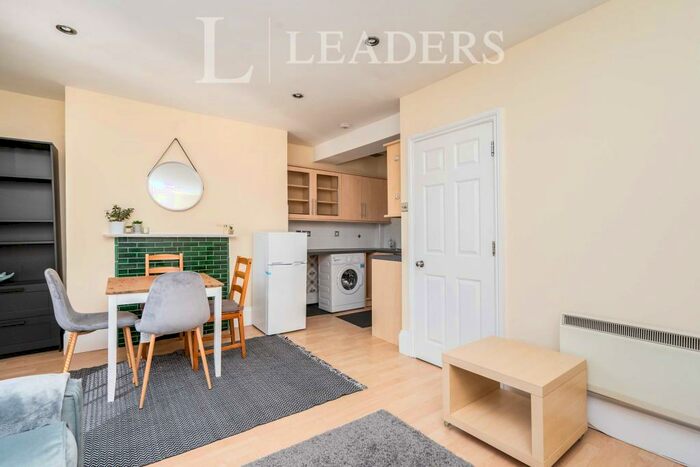 1 Bedroom Apartment To Rent In Canute Castle, Southampton, SO14