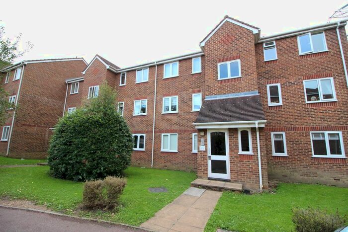 2 Bedroom Flat To Rent In Percy Gardens, Worcester Park, KT4